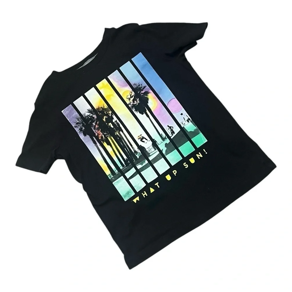 Old Navy casual play Graphic Tee with Palm Trees and Sunset black Boys S (6-7)